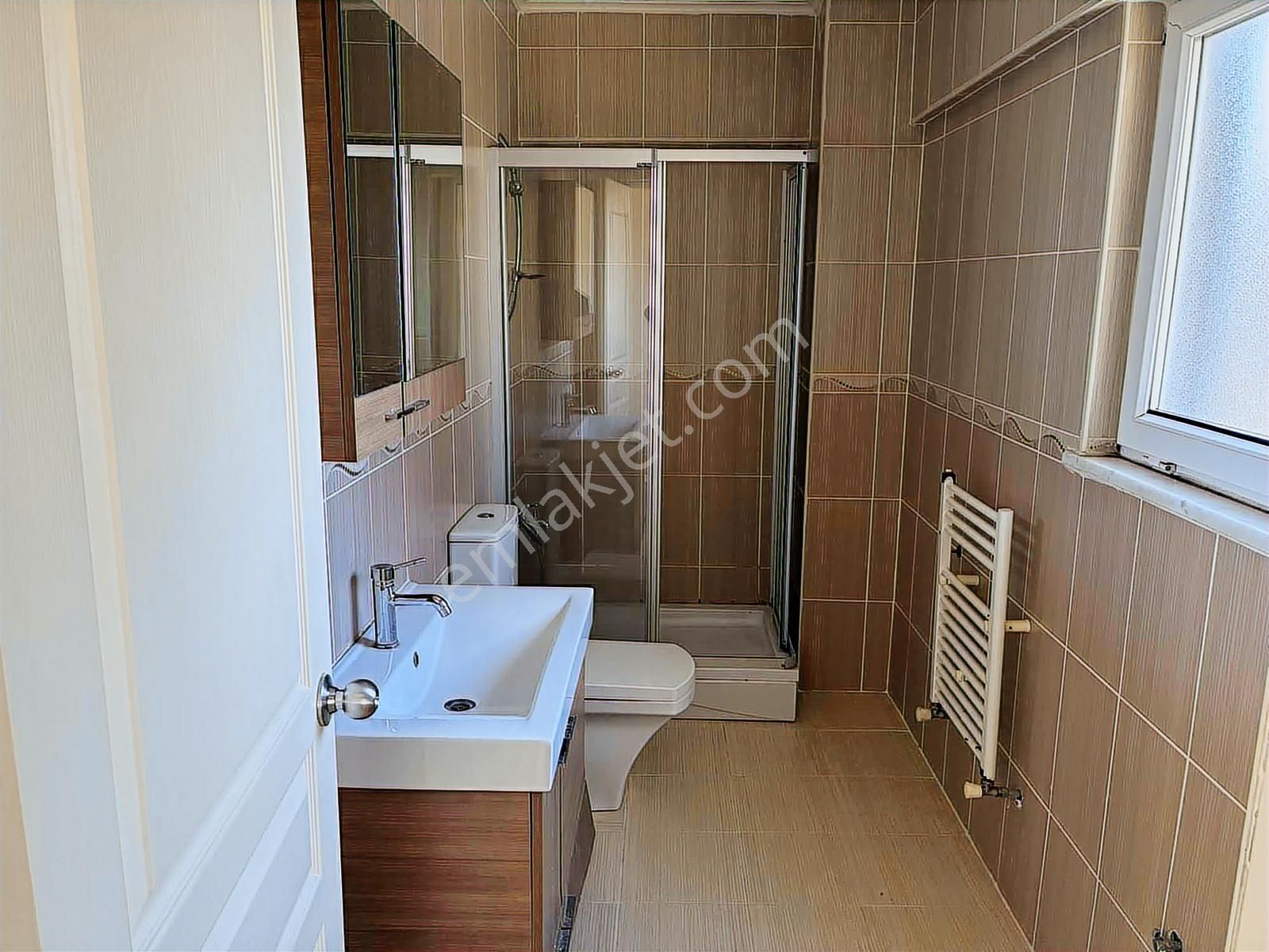 Remax Anka'dan Satılık Salkım Sitesinde Villa - Görsel 13