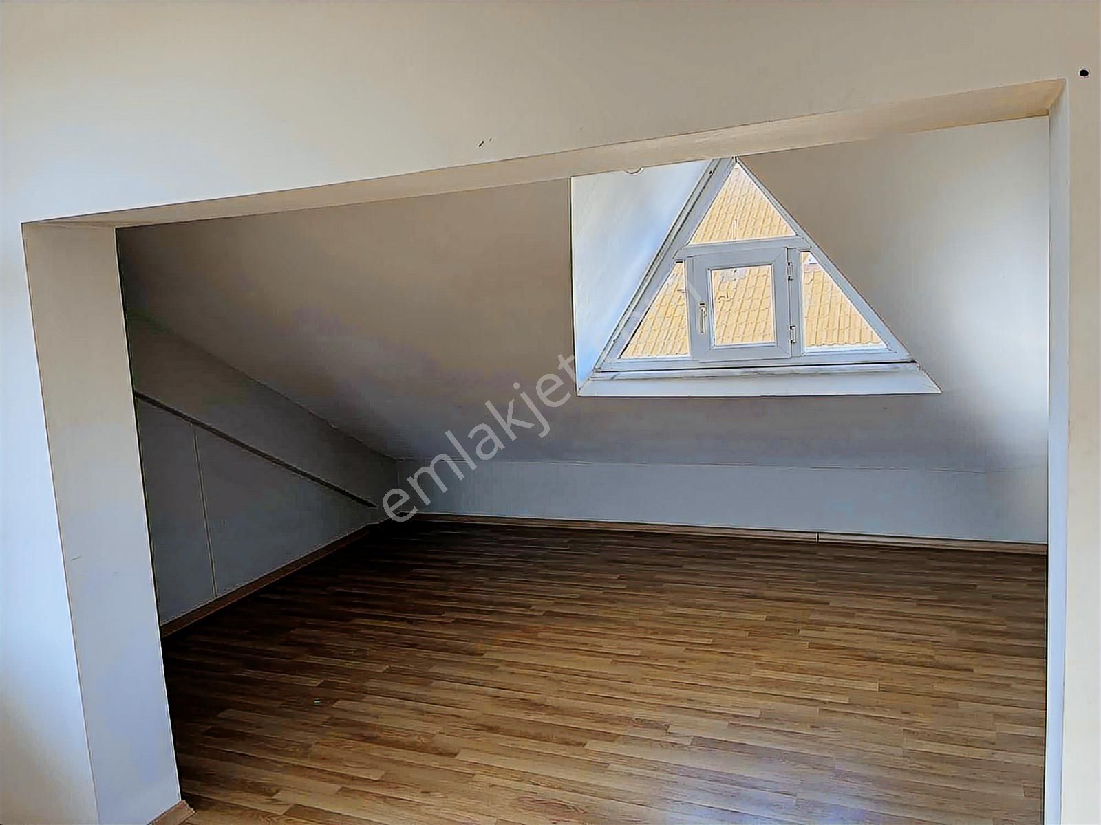 Remax Anka'dan Satılık Salkım Sitesinde Villa - Görsel 22