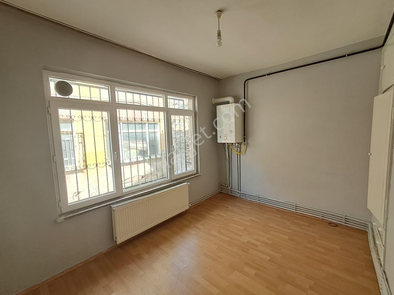 Gülsultan Emlak ' Tan Tekirdağ Süleymanpaşa Zafer Mah. Satılık 2+1 Daire