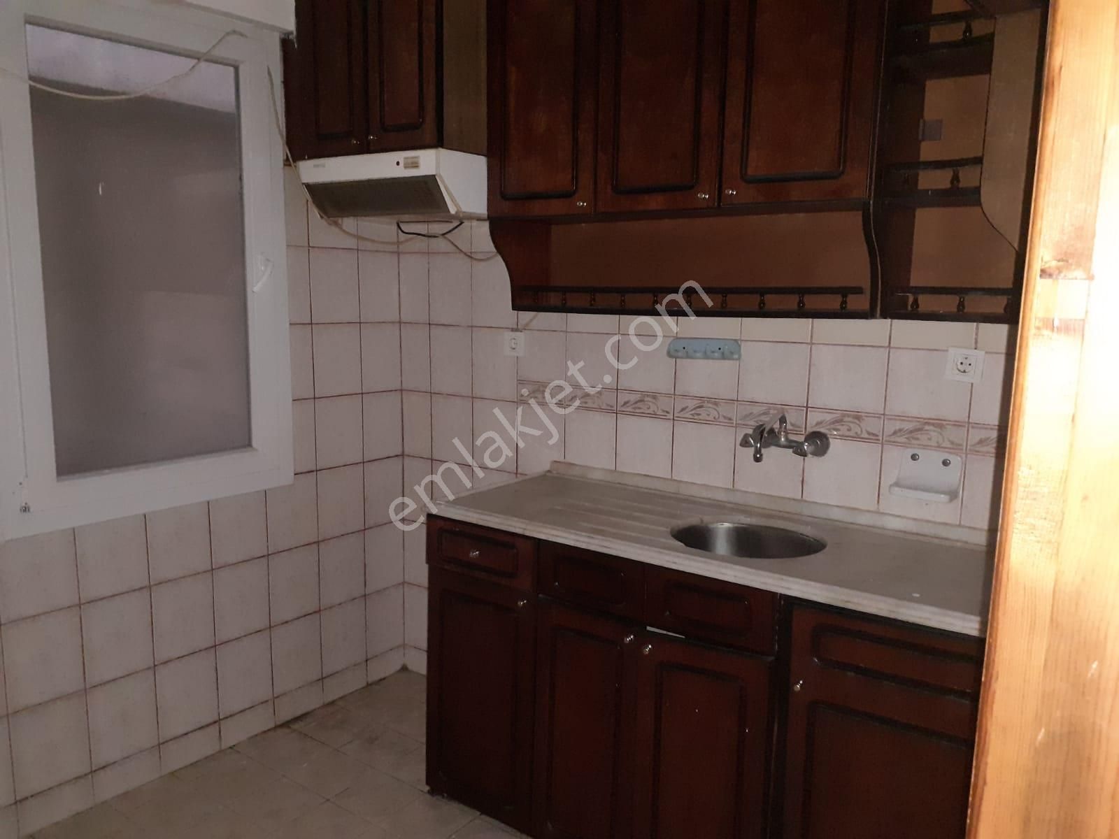 Güneş'ten Şirinyer İzban 2dk 2+1 90 Arakat Balkon Kapalı Mutfak