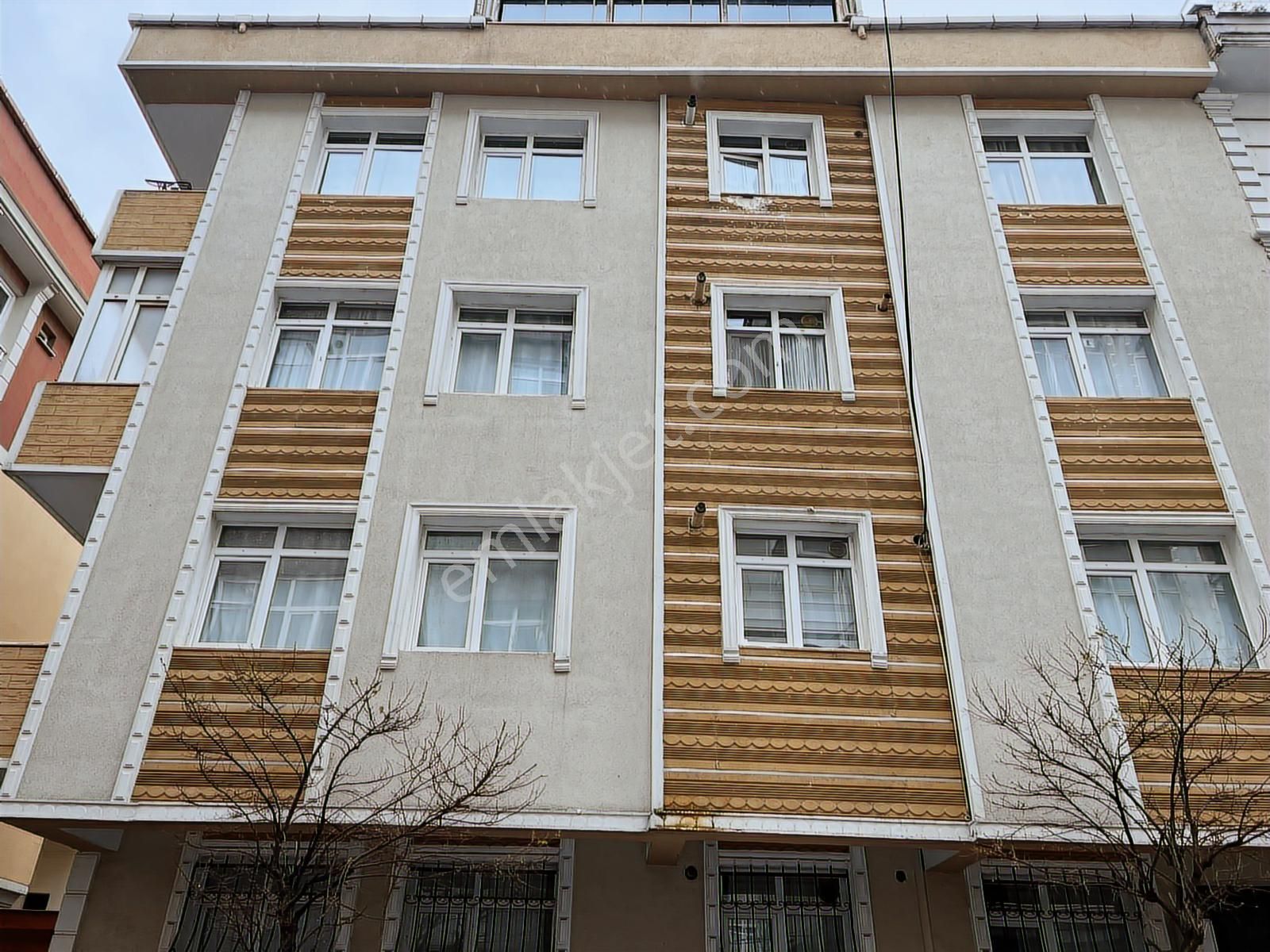 Pegaas'tan Pelican Anm Yanı Metrobüse Yakın 2+1 Bahçe Katı Daire