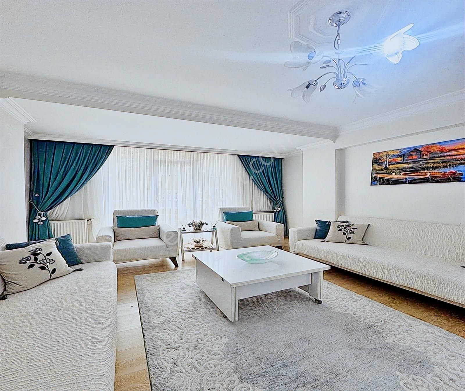 Esenyurt Kıraç Hürriyet Mah. 1.kat Tek Daire Üzeri 3.200.000 Tl