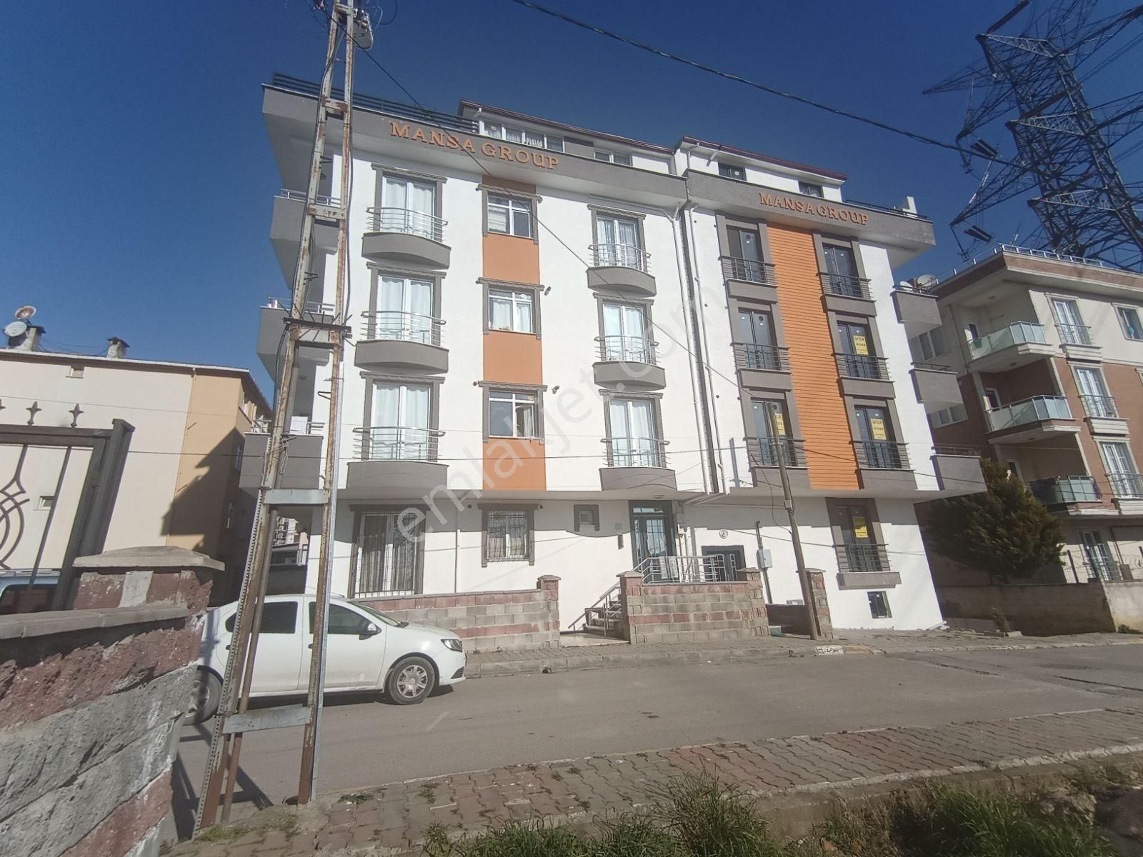 Sancaktepe A.gazi Mah De 3+1,115m2 Arakat Daire