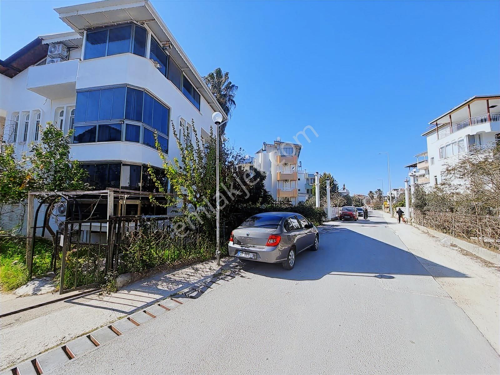Belek'de Denize Yakın Tatil Tadında 3 Katlı Tribleks Villa