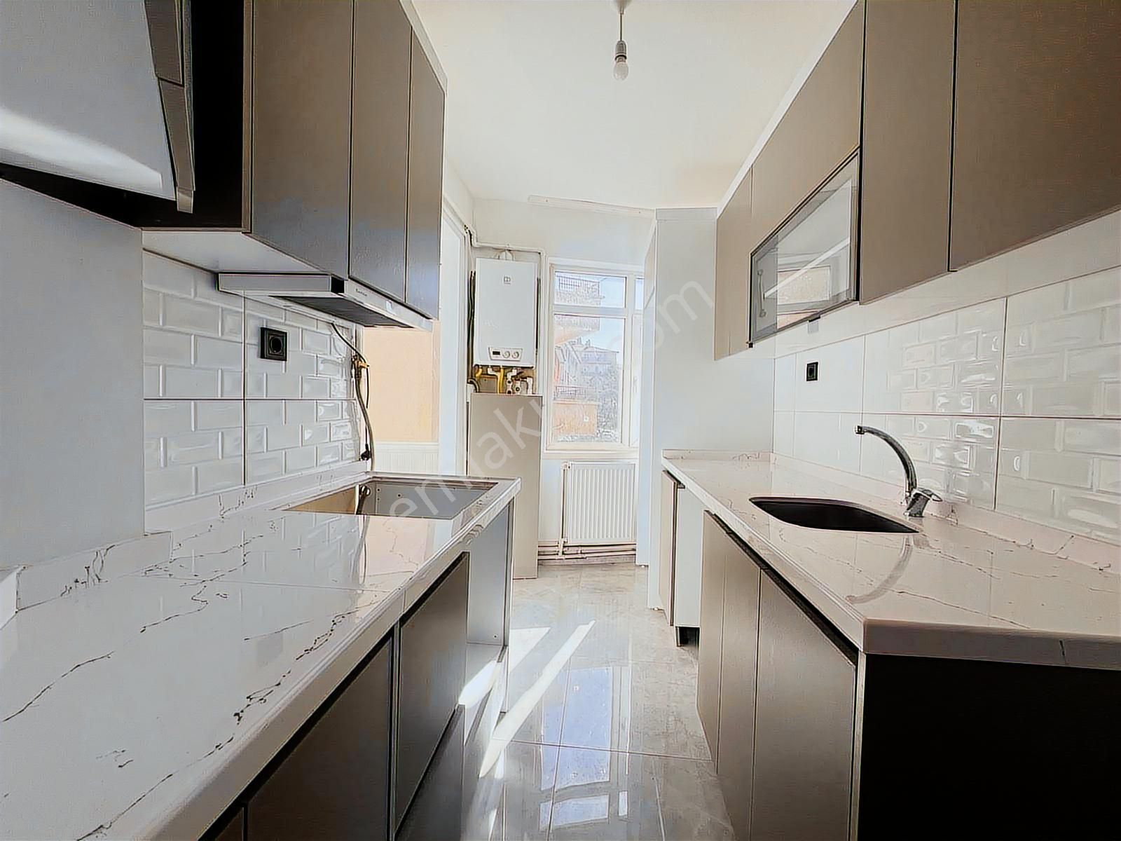 Metro Ve Belediyeye 8 Dk Güney Cephe 3+1 Kiralık Daire