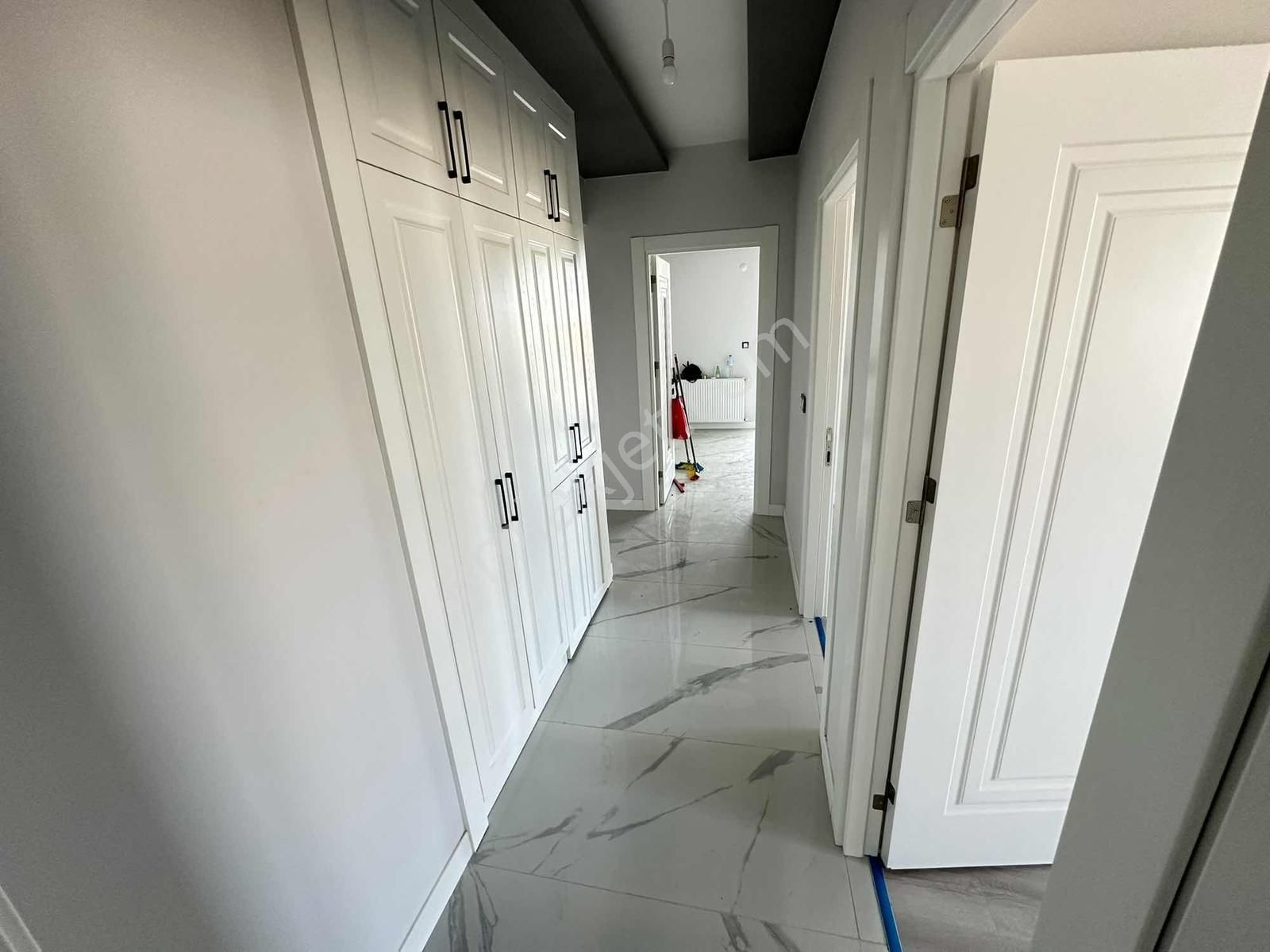 Prestijli Site West Parkta Kiralık Yüzme Havuzlu 3+1 Daire - Görsel 3