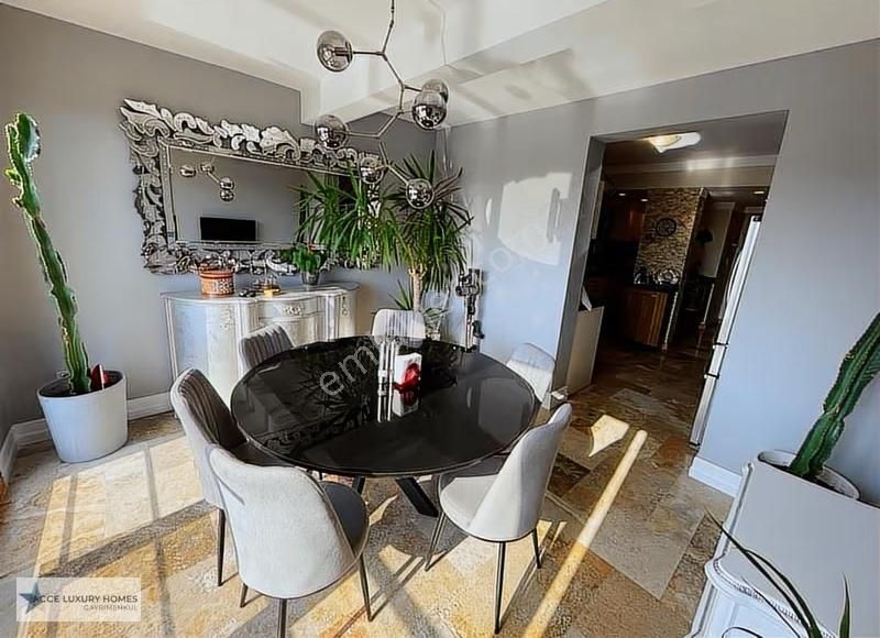 Acarkent'te Özel Güvenlikli Sokakta Satılık Villa - Görsel 13