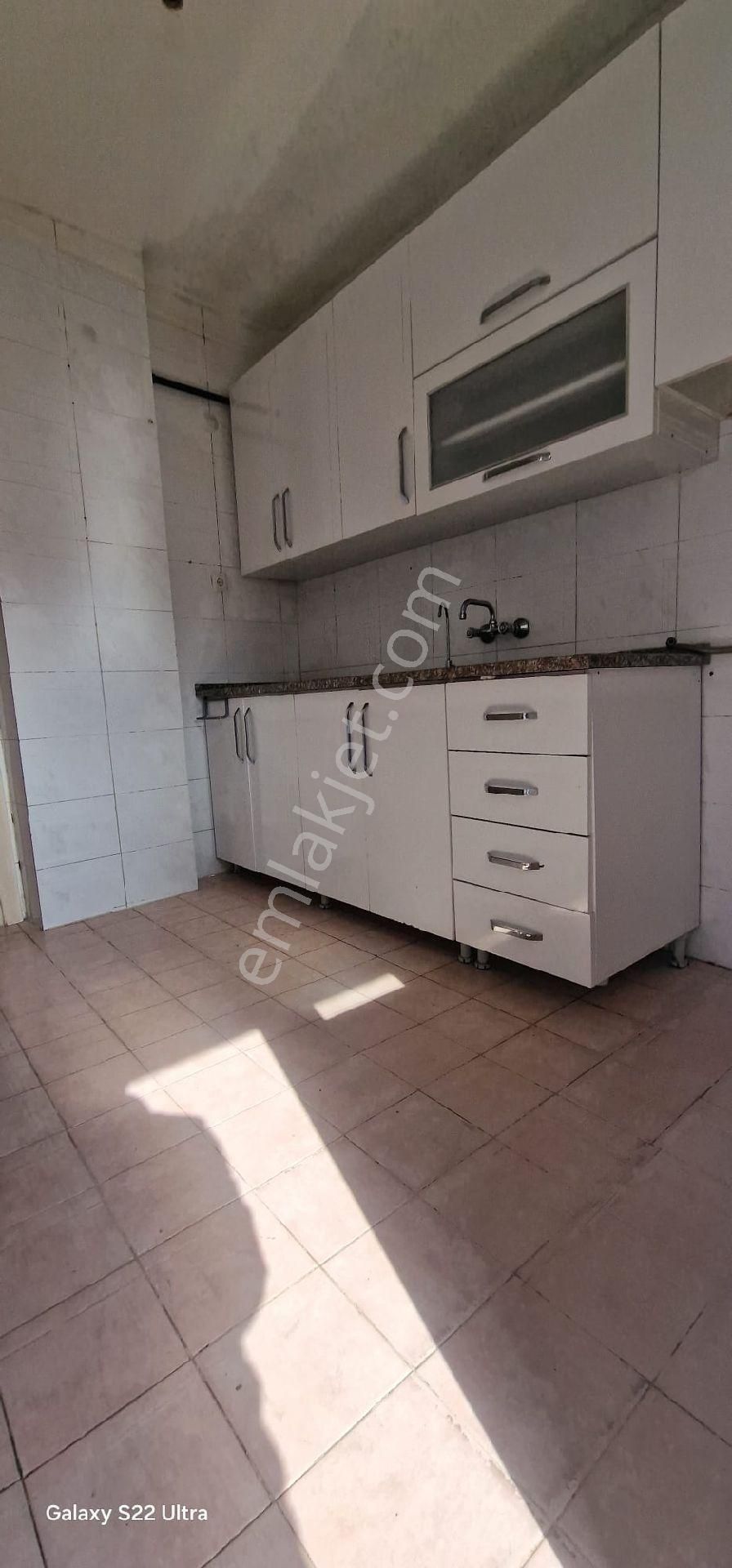 S.evler Meydanda Metrobüse 2dk.3+1 120m2 Kredili Arakat 4.kat Fırsat Daire - Görsel 3