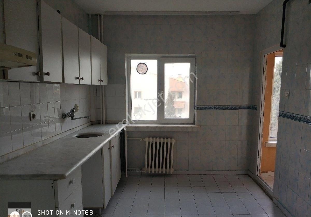 Sultandere Mahallesi'nde Okul Karşısında Kiralık 3+1 Ara Kat Güney Cephe - Görsel 10