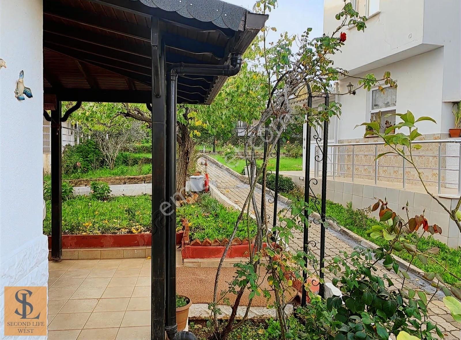 Gömeç-keremköy'de Site İçi Manzaralı Bahçeli 2+1 Satılık Villa - Görsel 2