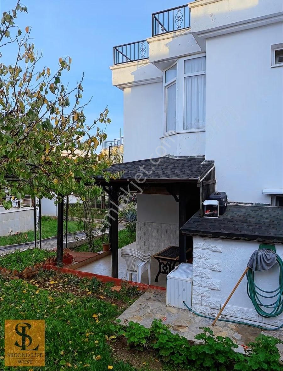 Gömeç-keremköy'de Site İçi Manzaralı Bahçeli 2+1 Satılık Villa - Görsel 4