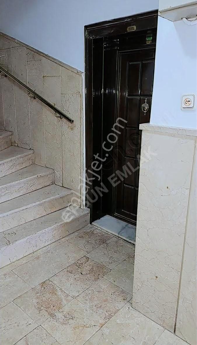 Maltepe'de Ön Cephe Giriş Daire - Görsel 3