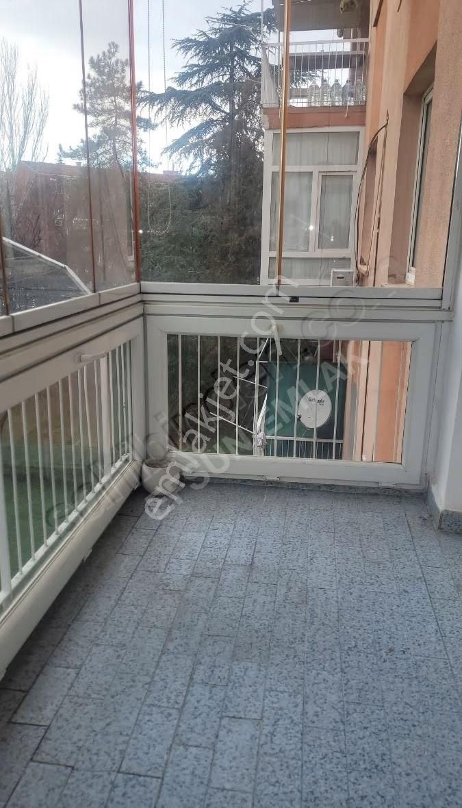 Anıtkabir Yakını Site İçerisinde Ara Katta Kombili - Görsel 4