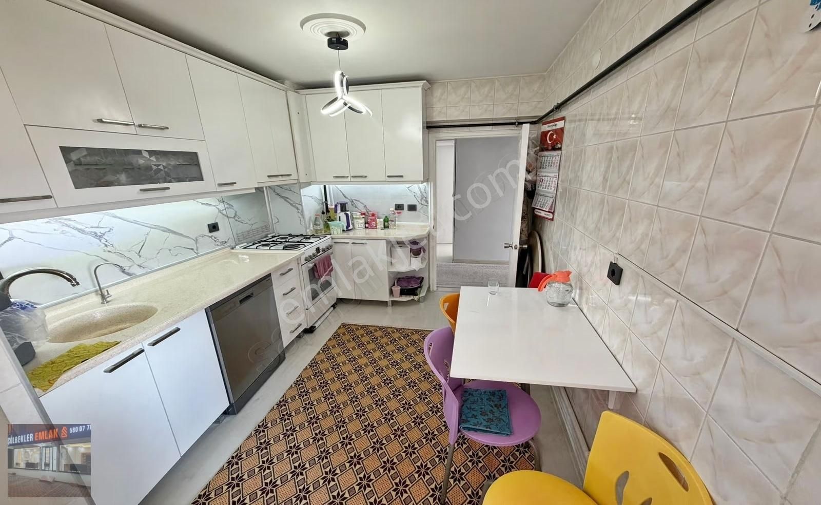 Bademlik Cadde Üzeri Ara Kat'ta Güney Cephe Geniş M2 Lux Yapı'lı - Görsel 5