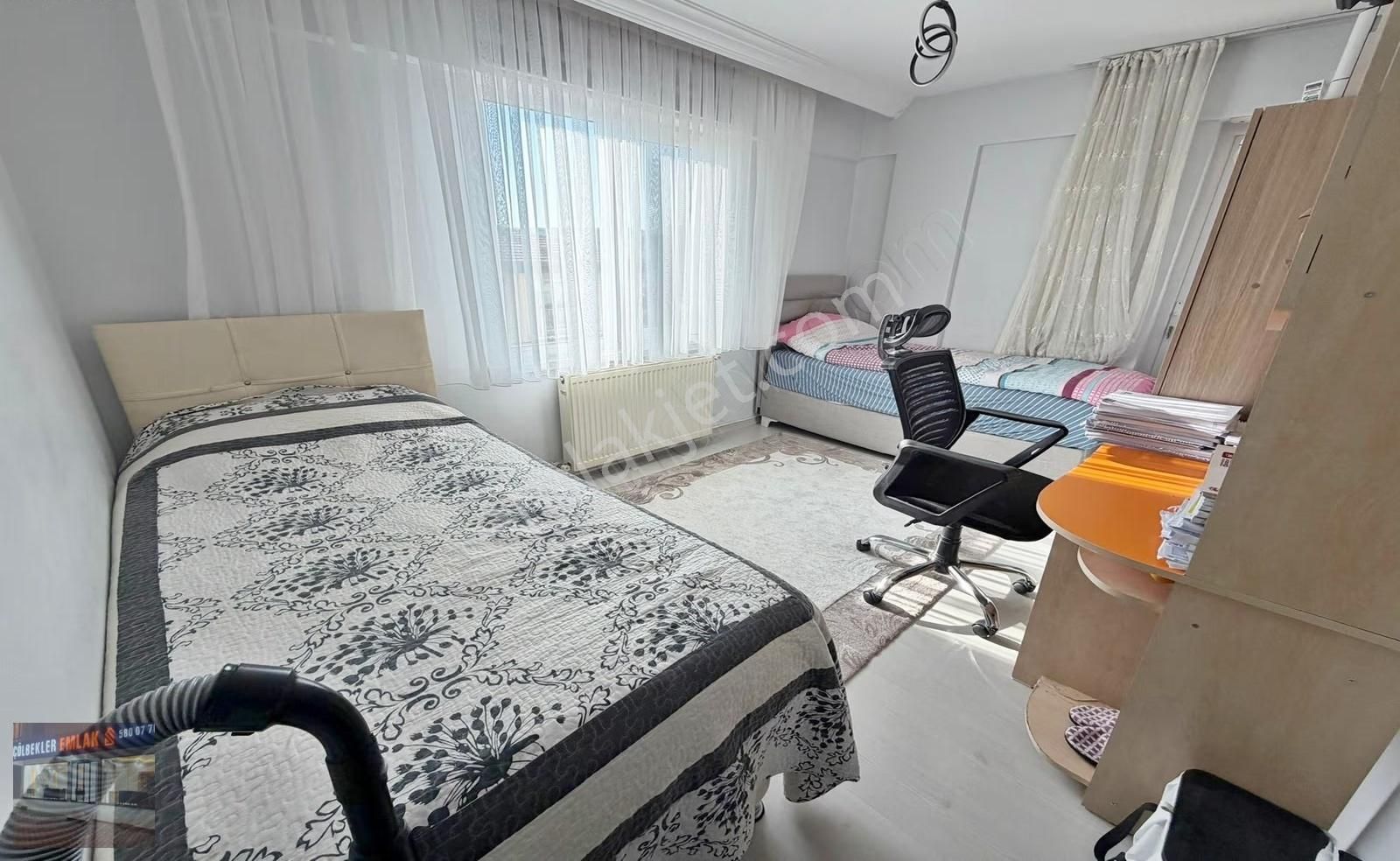 Bademlik Cadde Üzeri Ara Kat'ta Güney Cephe Geniş M2 Lux Yapı'lı - Görsel 2