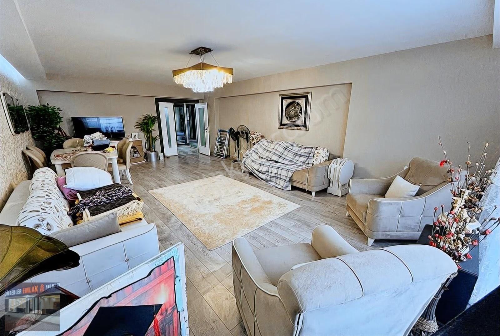 Itri Cadde Üzeri 4+1 Teras Balkon Metro'ya Yürüme Mesafesi Acil! - Görsel 9