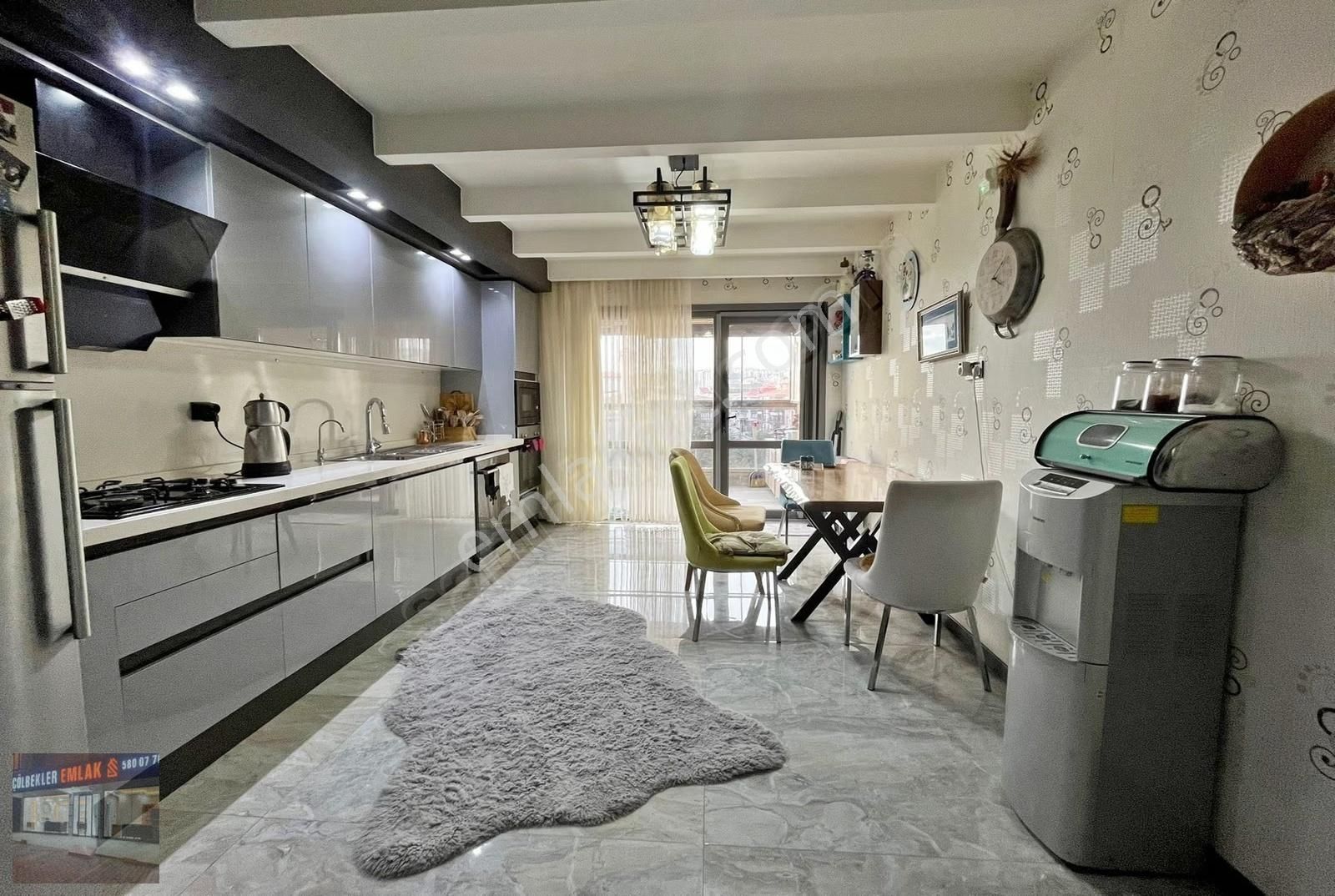 Itri Cadde Üzeri 4+1 Teras Balkon Metro'ya Yürüme Mesafesi Acil! - Görsel 21