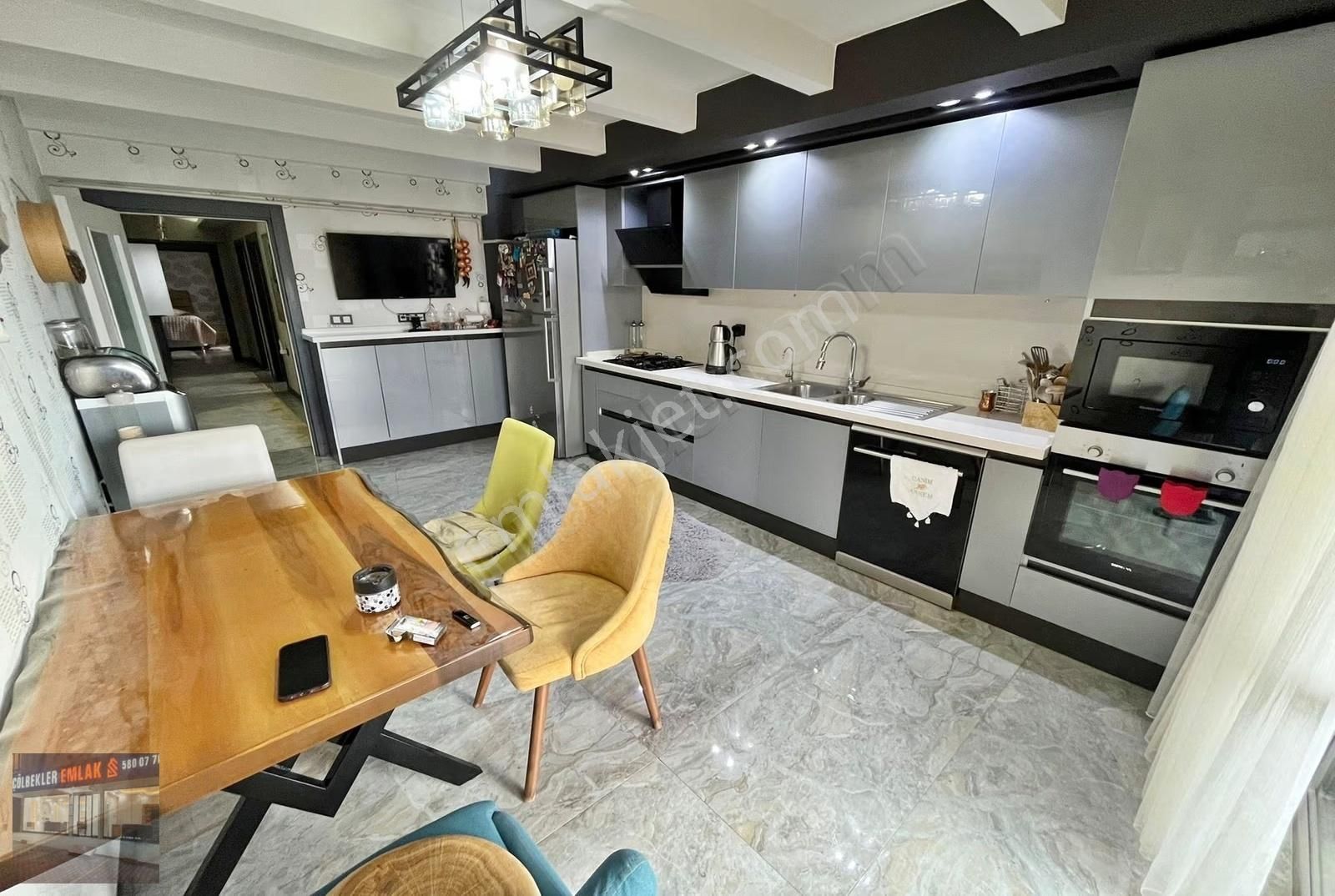 Itri Cadde Üzeri 4+1 Teras Balkon Metro'ya Yürüme Mesafesi Acil! - Görsel 28