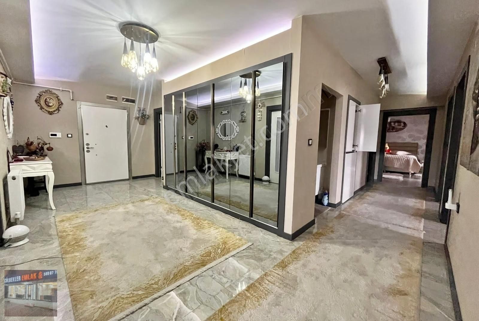 Itri Cadde Üzeri 4+1 Teras Balkon Metro'ya Yürüme Mesafesi Acil! - Görsel 7