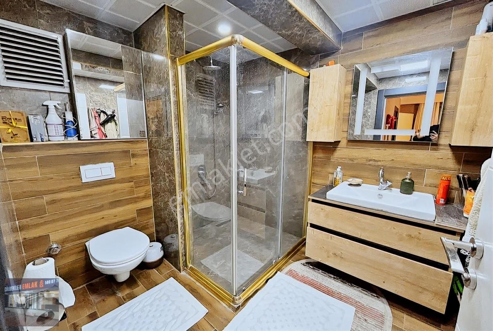 Itri Cadde Üzeri 4+1 Teras Balkon Metro'ya Yürüme Mesafesi Acil! - Görsel 31