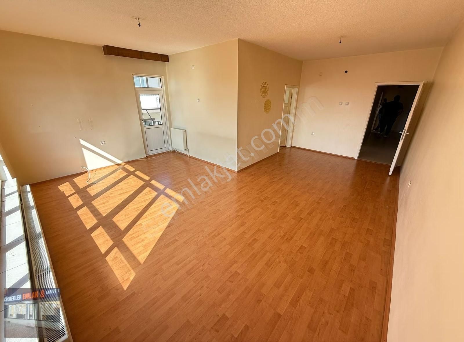 Yakacık Mah.de 3+1 Son Kat'ta Manzara'lı Geniş M2 Kredi'ye Uygun