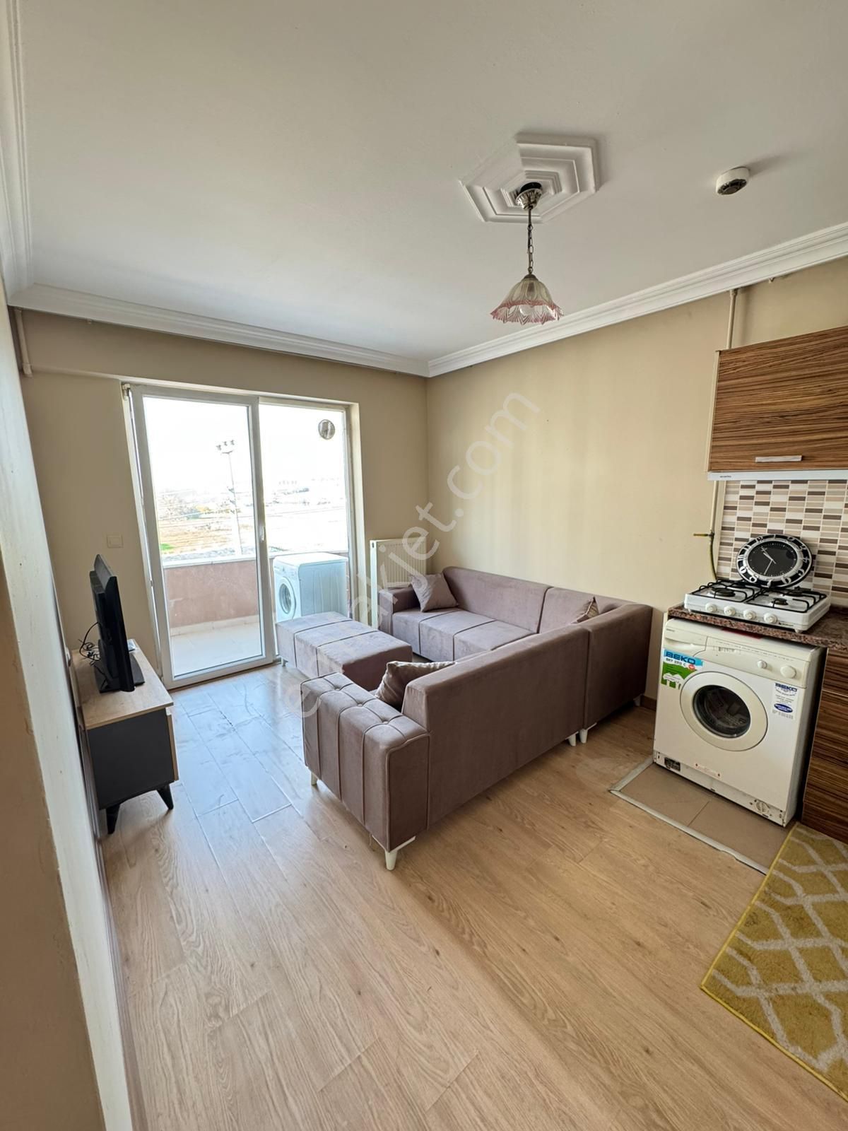 Bahar'dan Görükle'de 1+1 Eşyalı Kiralık Daire