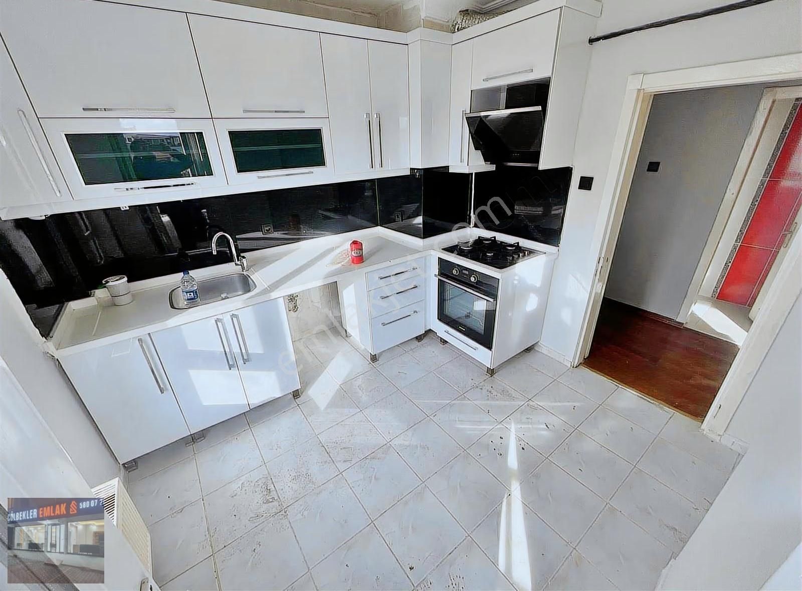 Adnan Menderes Mah.de 3+1 Ara Kat'ta Geniş M2 Acil Fırsat Daire!