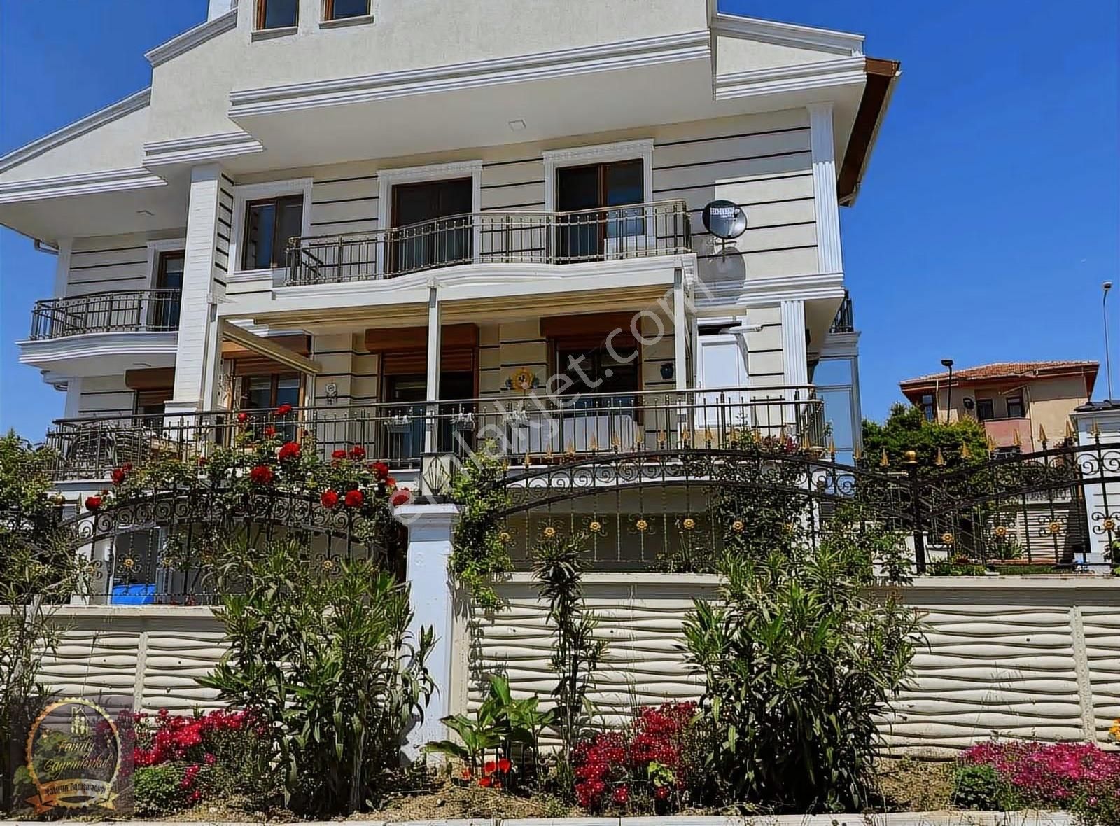 Silivri'de 8+2 Lüks Full Deniz Manzaralı Prestijli Villa - Görsel 16