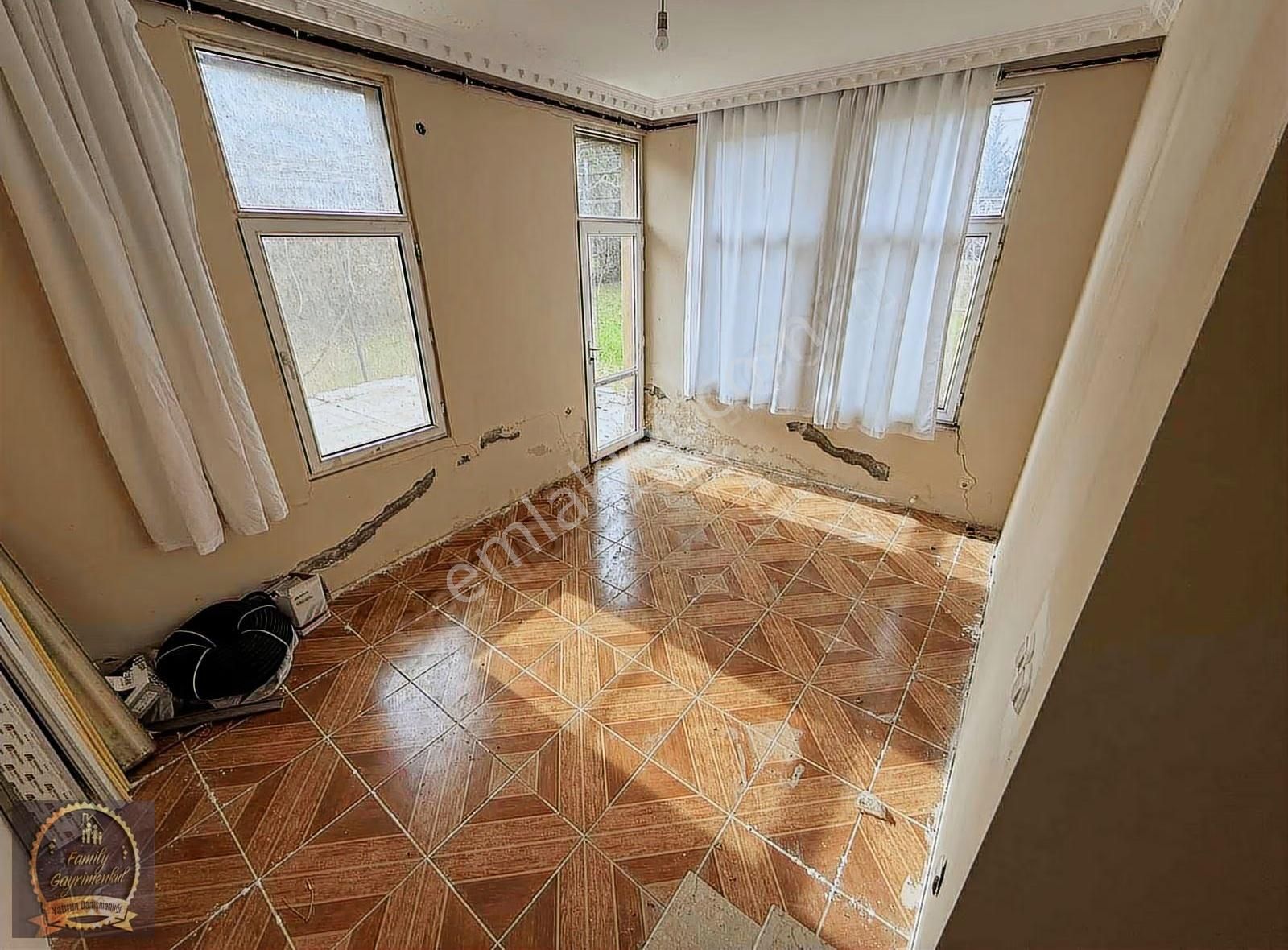 Yenimahalle'de Satılık Çiftlik Evi Ve Yatırımlık Arazi - Görsel 30