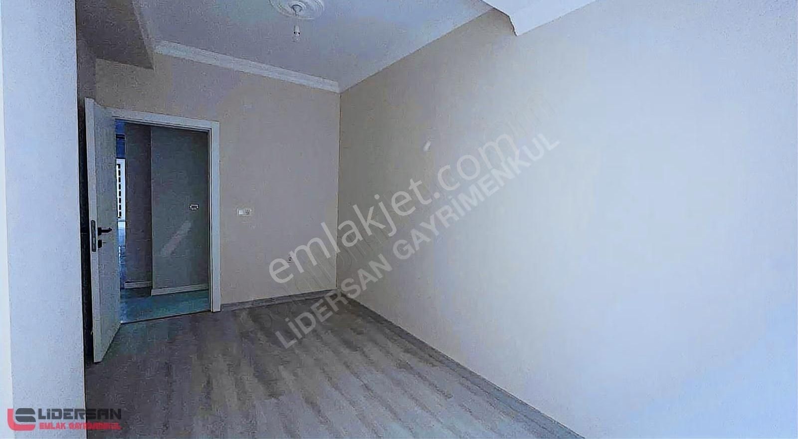 Satılık Merkez'de 2+1 Kullanışlı Daire - Görsel 11