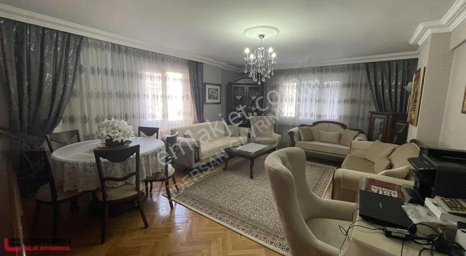 Satılık Avcılar Merkez'de 165 M² Ferah Daire