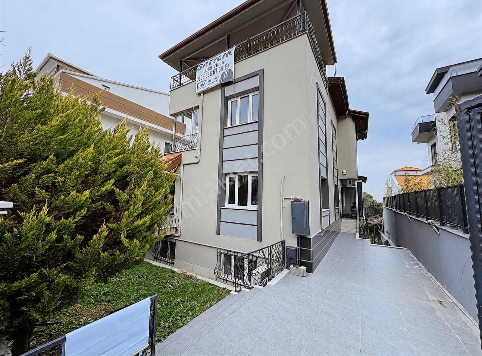 Liva Gayrimenkulden Teras Parka Yürüme Mesafesinde Lüks Villa