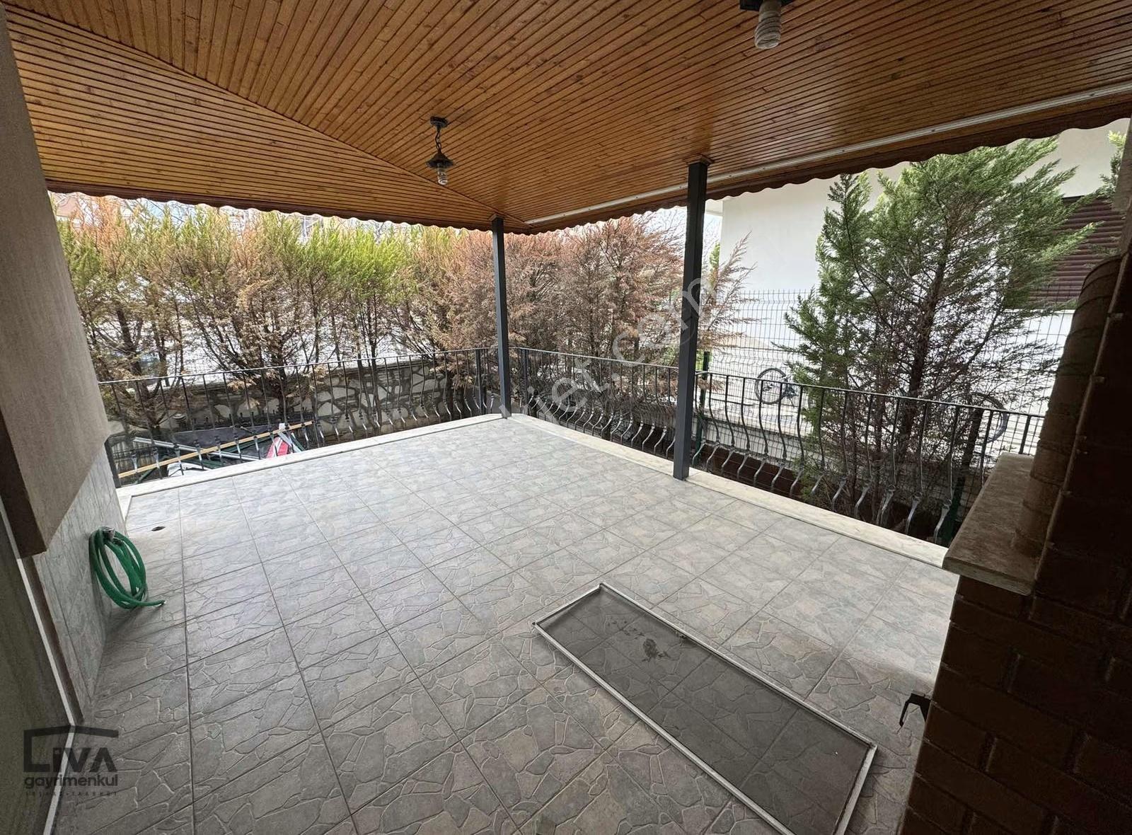 Liva Gayrimenkulden Teras Parka Yürüme Mesafesinde Lüks Villa - Görsel 22