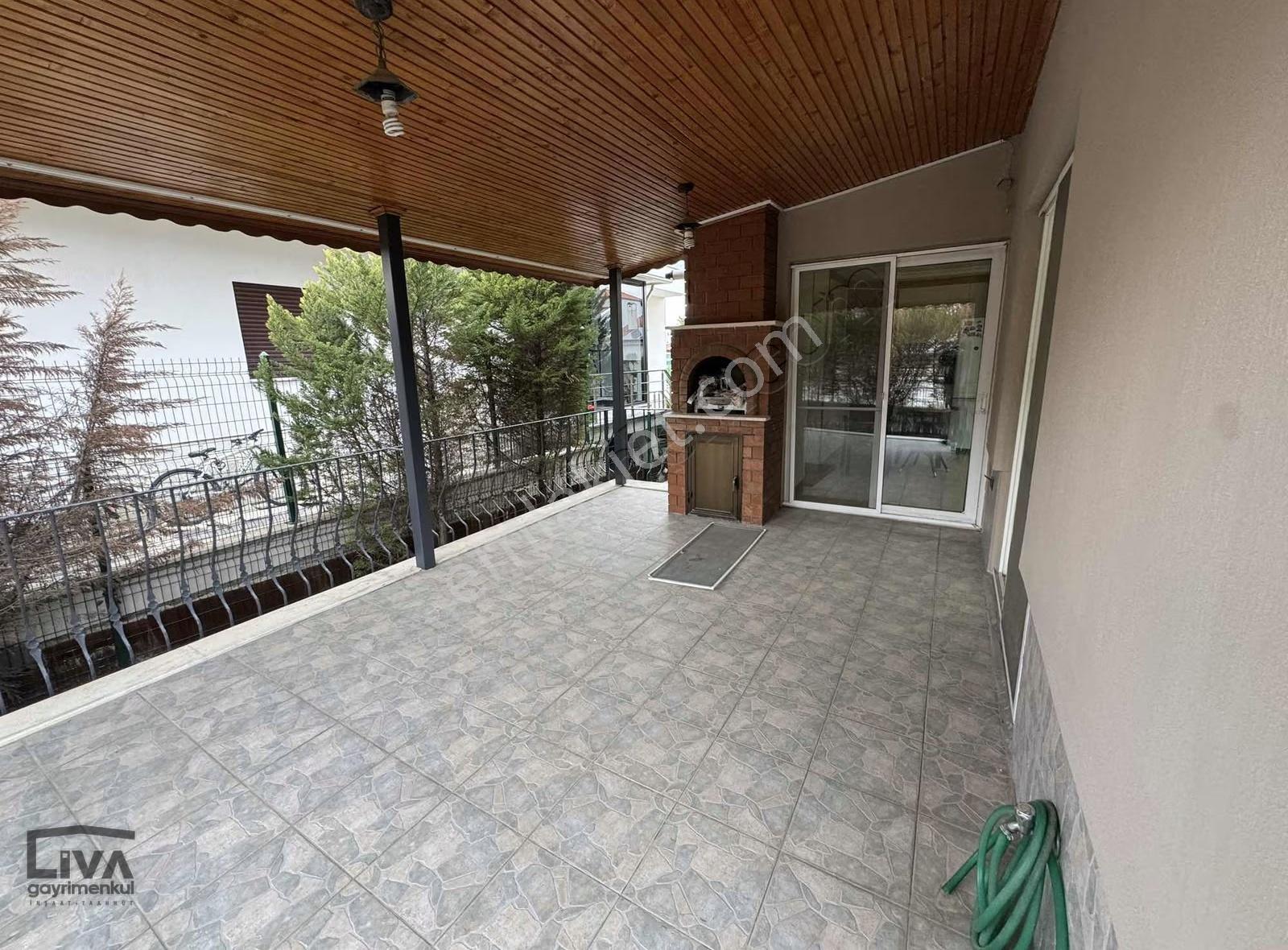 Liva Gayrimenkulden Teras Parka Yürüme Mesafesinde Lüks Villa - Görsel 31