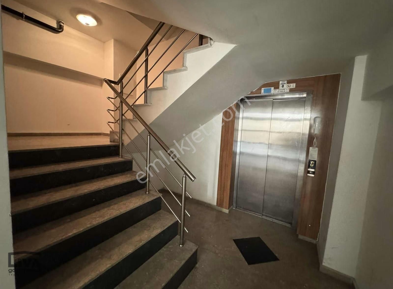 Liva'dan Merkezi Konumda Satılık 3+1 Geniş Teraslı Dubleks Daire - Görsel 7