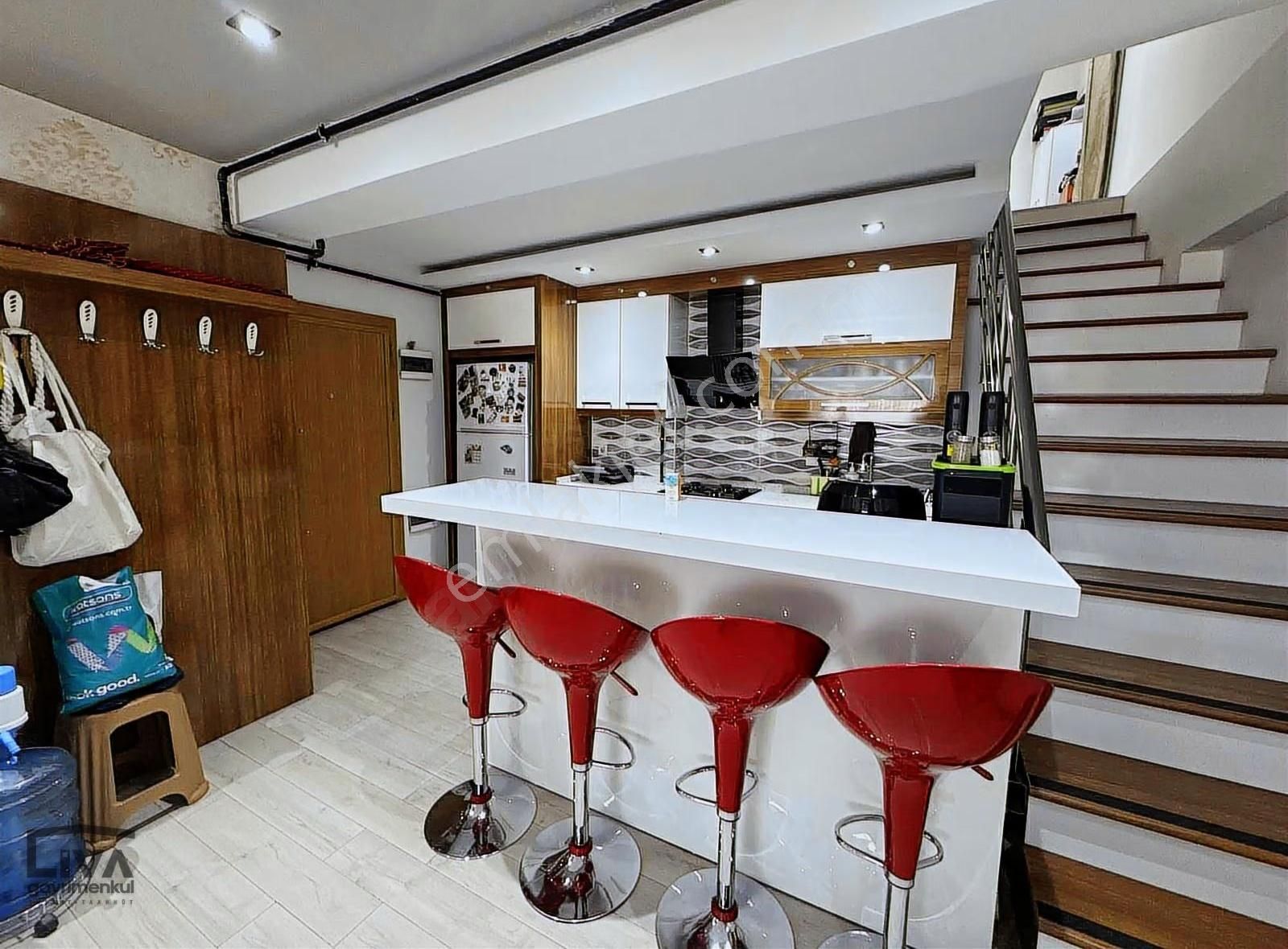 Liva'dan Merkezi Konumda Satılık 3+1 Geniş Teraslı Dubleks Daire - Görsel 12