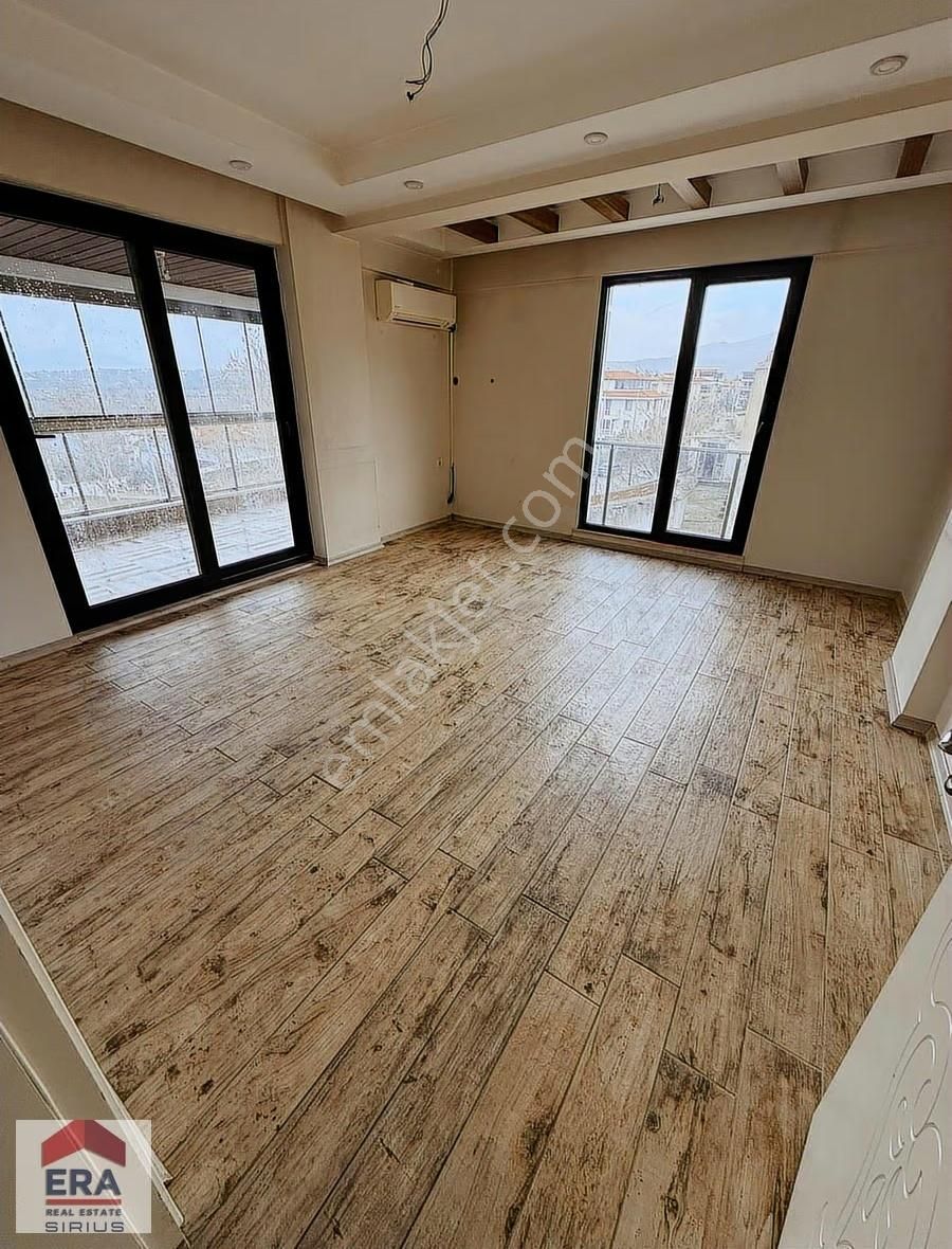 Bağbaşı Mahallesi'nde Manzaralı 245 M² Brüt Köşe Konumlu Daire