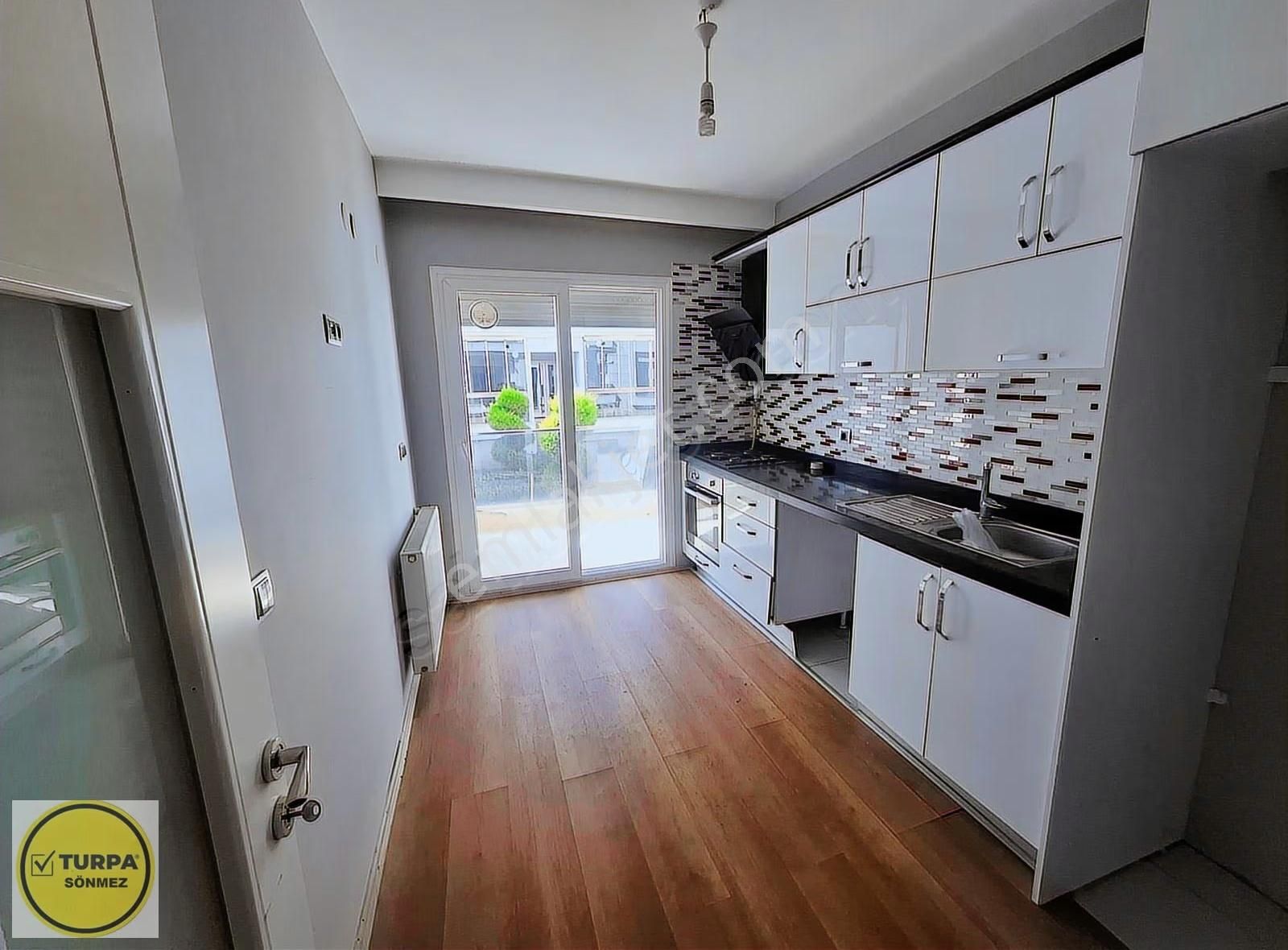 Gölcükler Mah. Harika Bir Sitede Kiralık Geniş Daire - Görsel 12