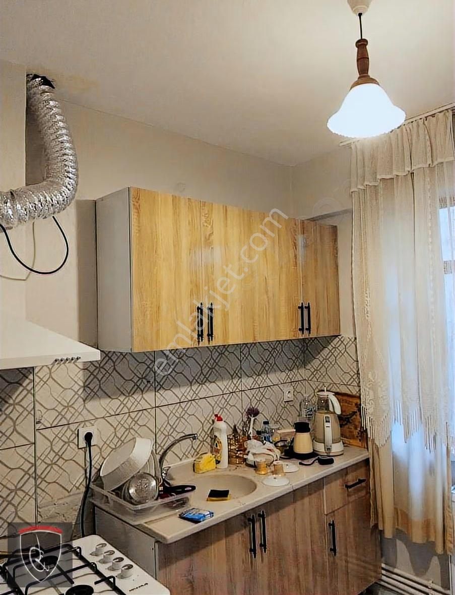 Zafer Mahallesinde İnkılap Okulu Yanı Eşyalı Kiralık Daire - Görsel 20