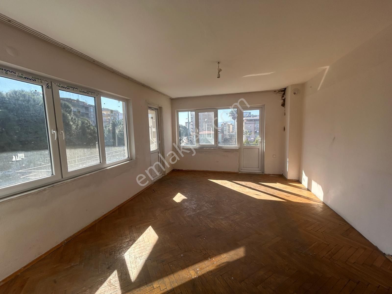 Cadde Üzerinde Asansörlü Daire - Görsel 9
