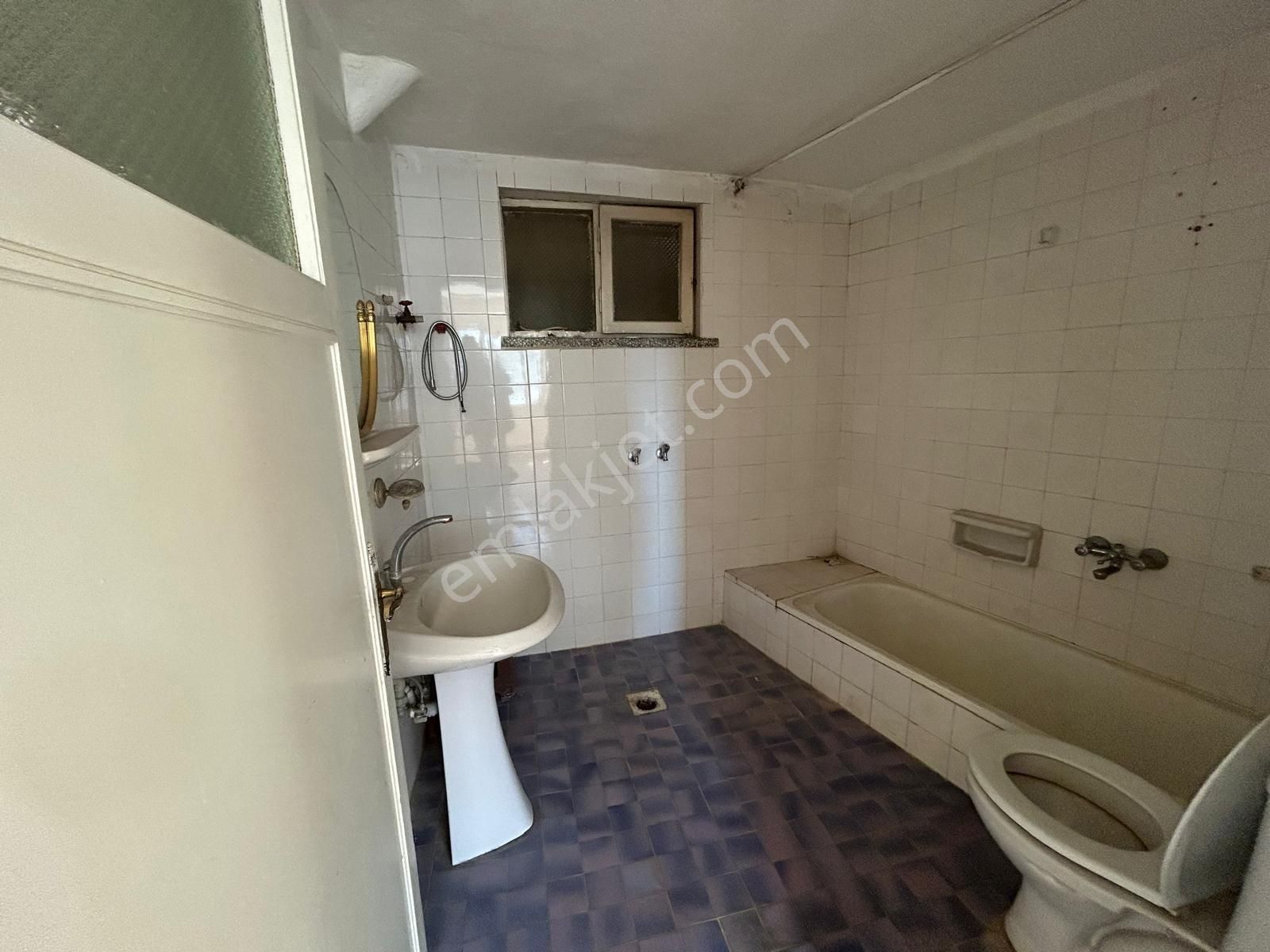 Cadde Üzerinde Asansörlü Daire - Görsel 4