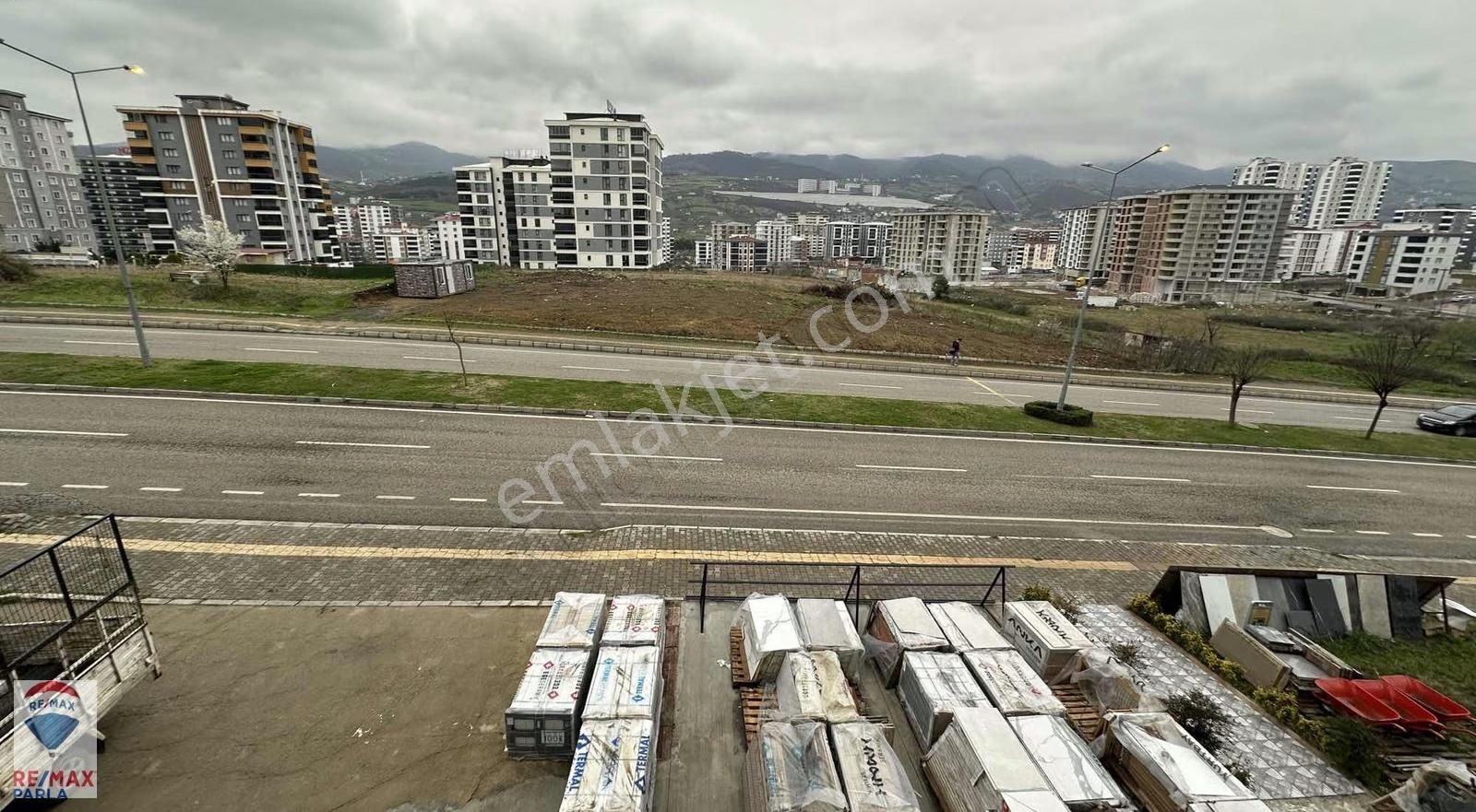 Tramvay Yoluna Cephe Satılık 2+1 - Görsel 26