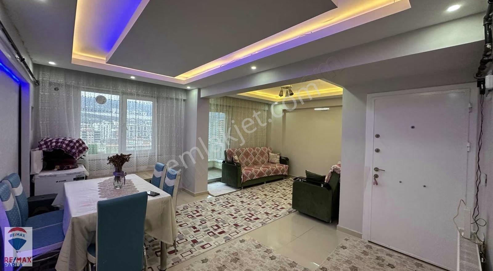 Tramvay Yoluna Cephe Satılık 2+1 - Görsel 12