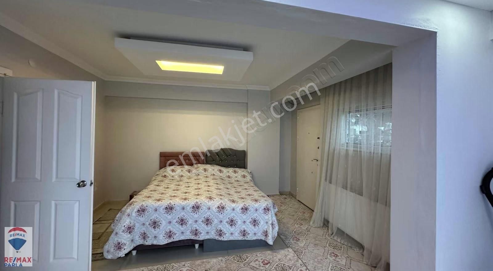 Tramvay Yoluna Cephe Satılık 2+1 - Görsel 13