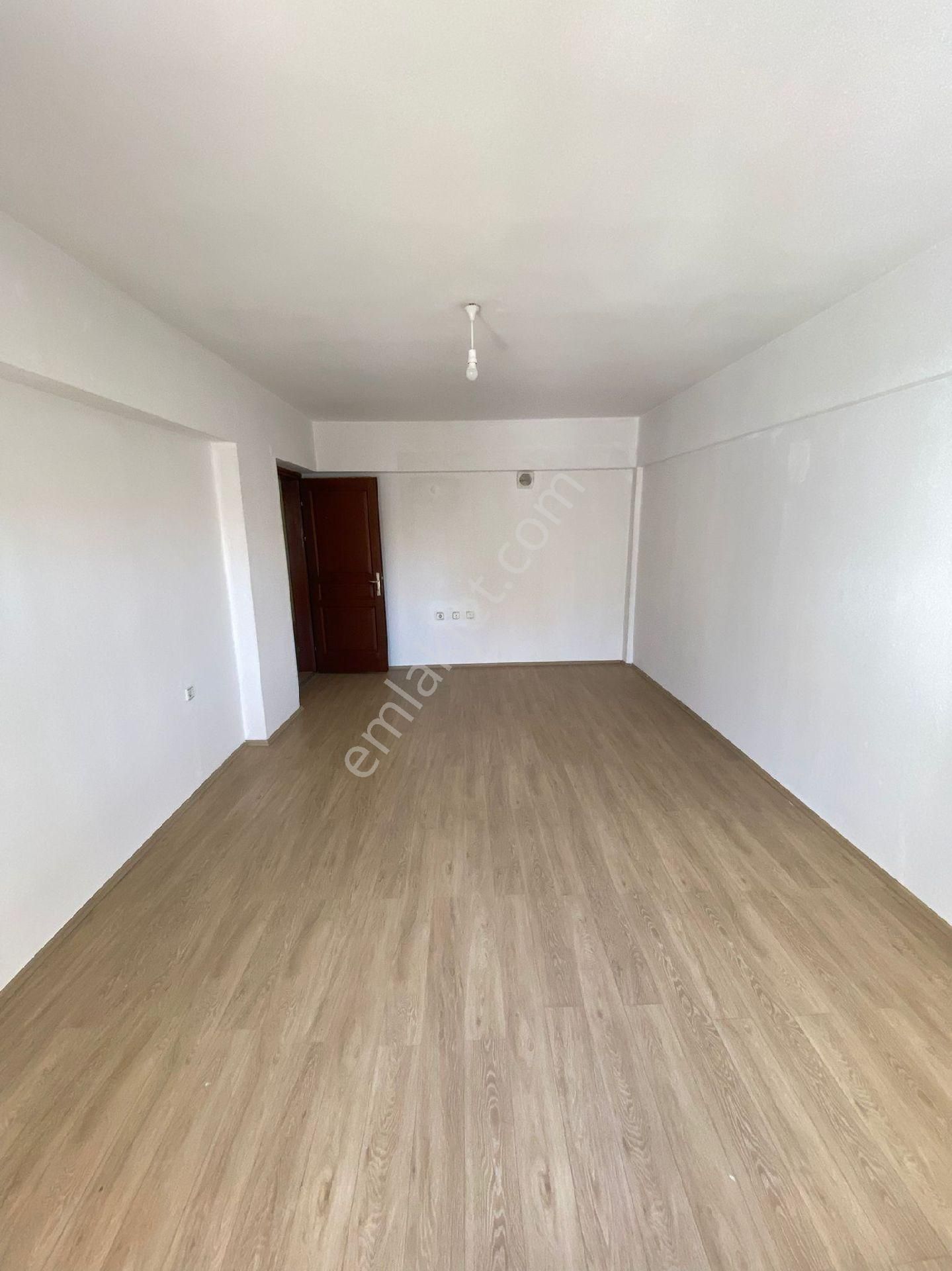 Kanal Yolu Yanında Geniş Ferah Daire - Görsel 13