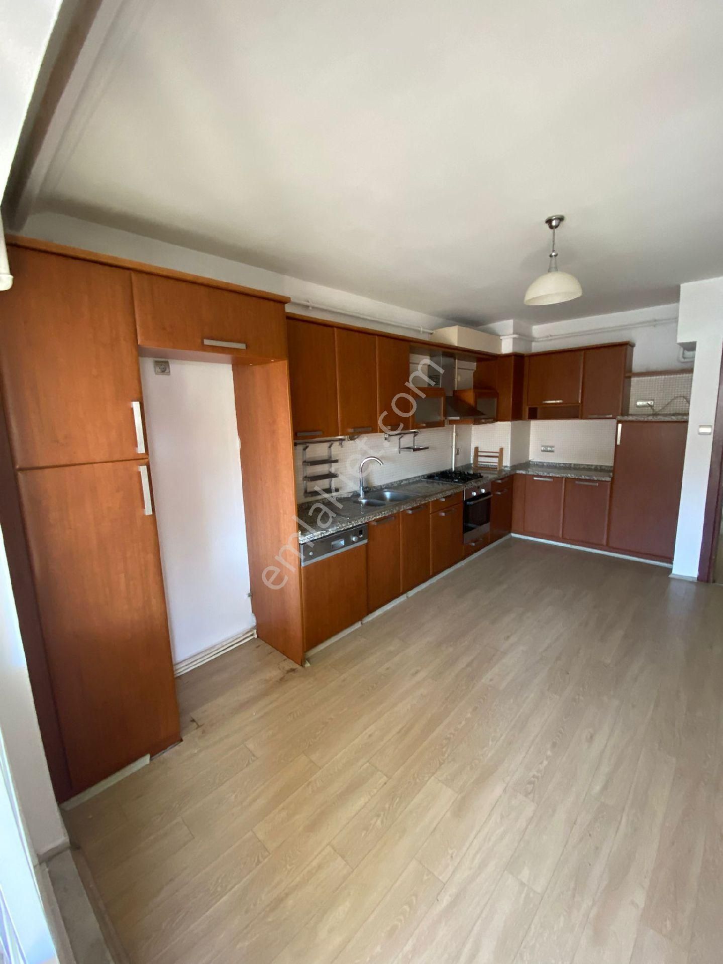 Kanal Yolu Yanında Geniş Ferah Daire - Görsel 5