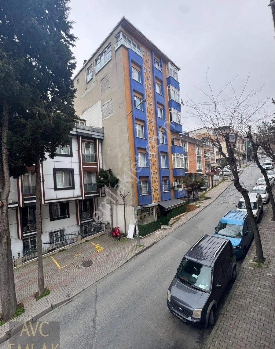 Küçükçekmece'de Marmaray'a 1 Dk, Göl Manzaralı Ve Ferah 2+1 Fırsatı! - Görsel 20