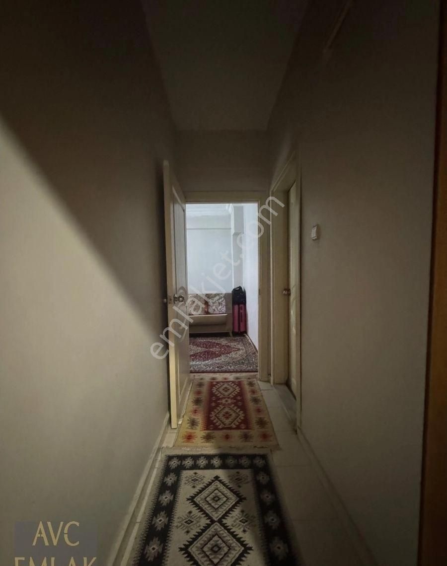 Küçükçekmece'de Marmaray'a 1 Dk, Göl Manzaralı Ve Ferah 2+1 Fırsatı! - Görsel 12