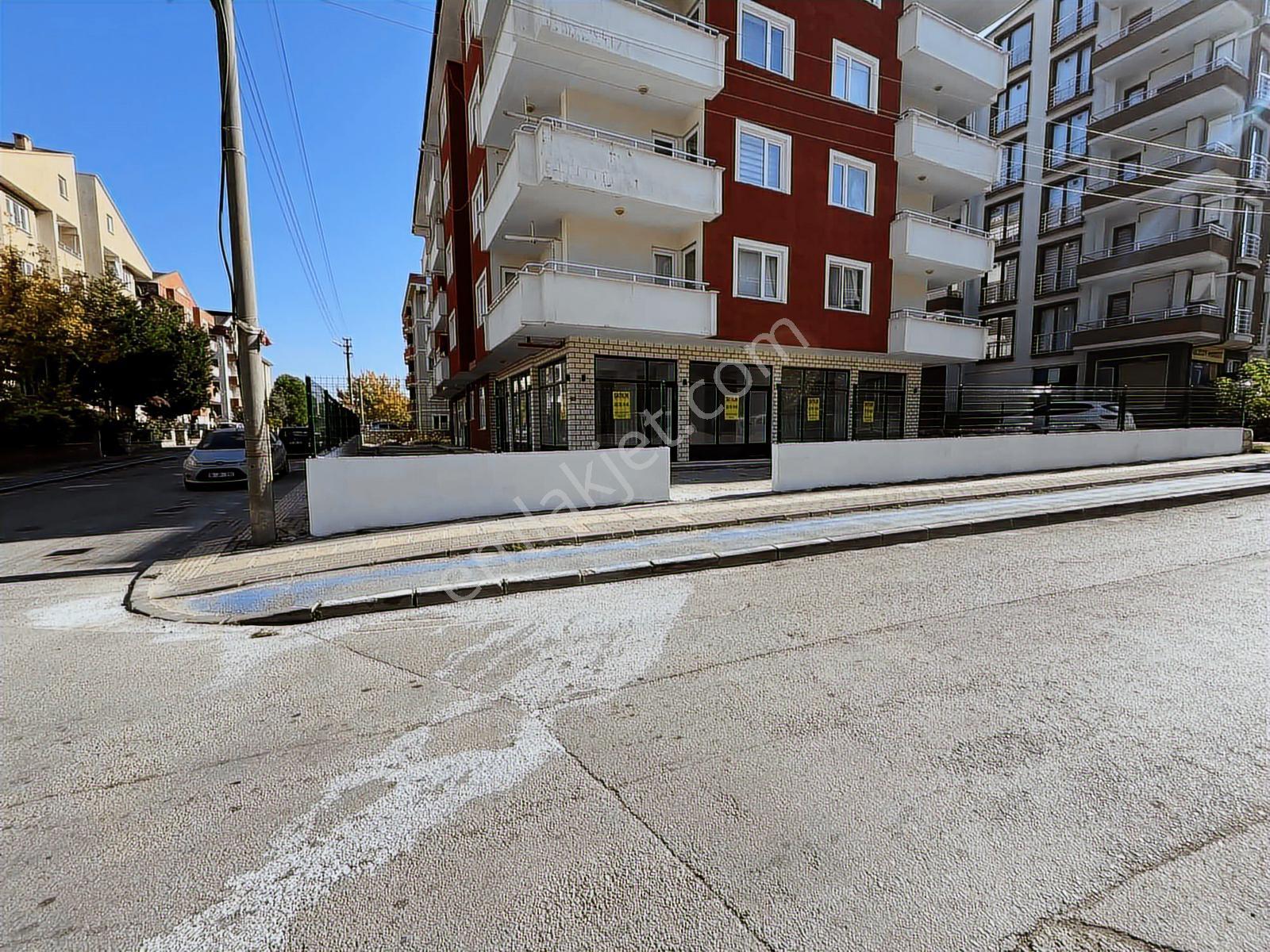 Satılık Dükkan Merkezi Konumda Araç Takasına Uygundur - Görsel 21