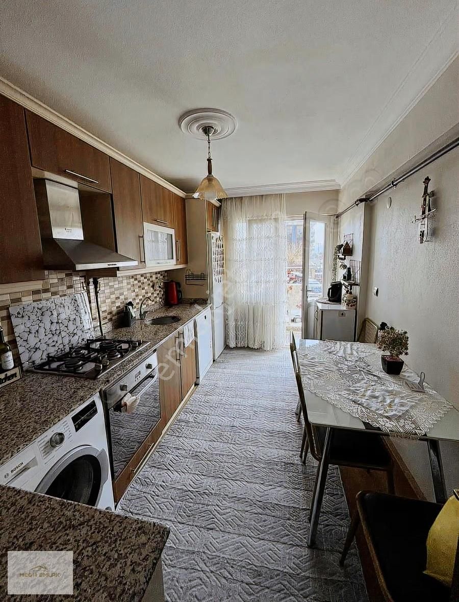 Mega Emlaktan Satılık 3+1 Ara Kat Daire - Görsel 2